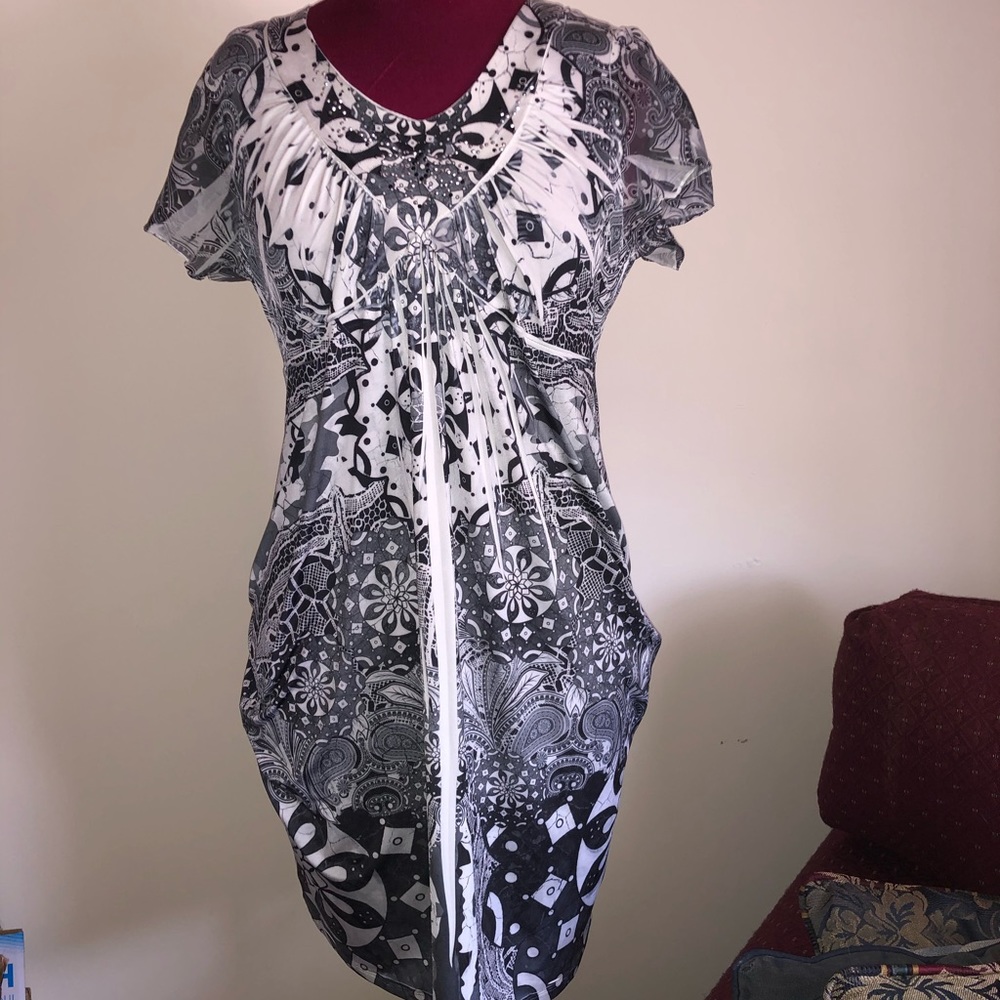 Black and white print dress size large